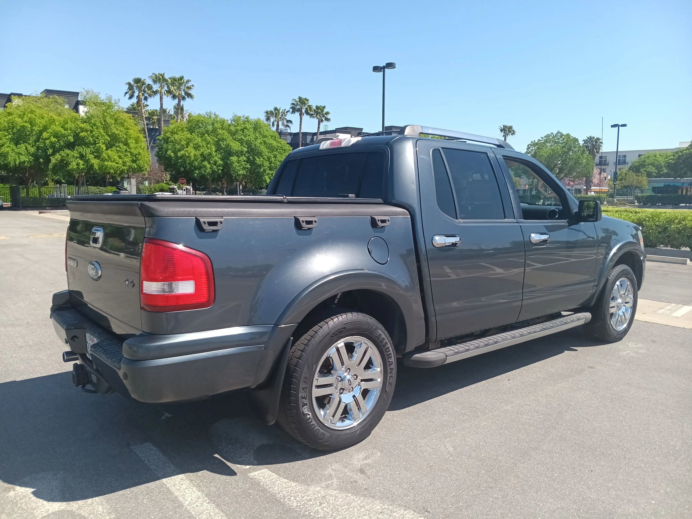 Used 2010 Ford Explorer Sport Trac Limited image 8