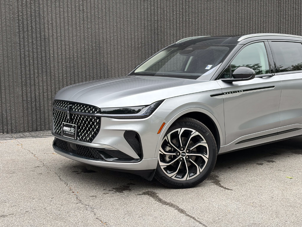 New 2026 Lincoln Nautilus Reserve AWD/4WD image 2