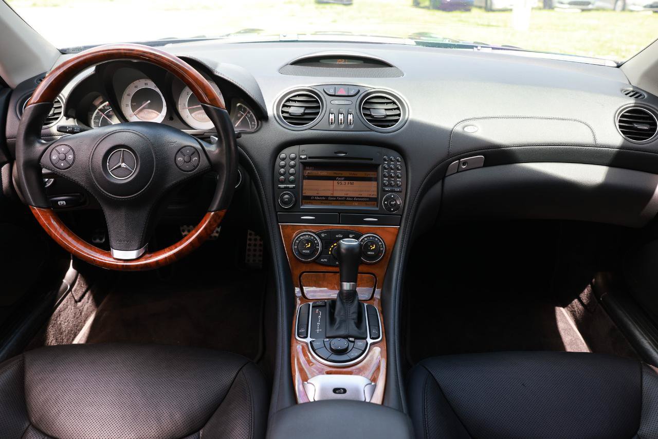 Used 2009 Mercedes-Benz SL 550 w/ Premium I Pkg image 2