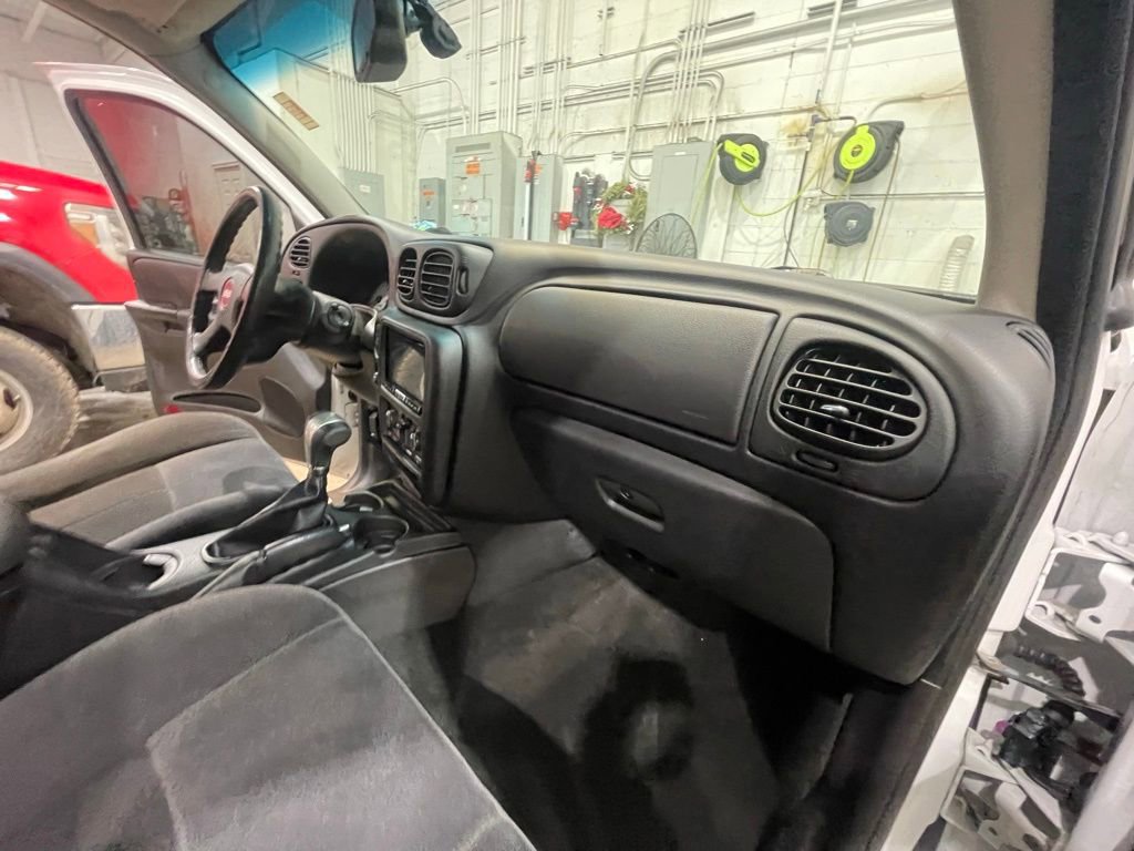 Used 2008 Chevrolet TrailBlazer SS w/ Sun And Sound Package image 23