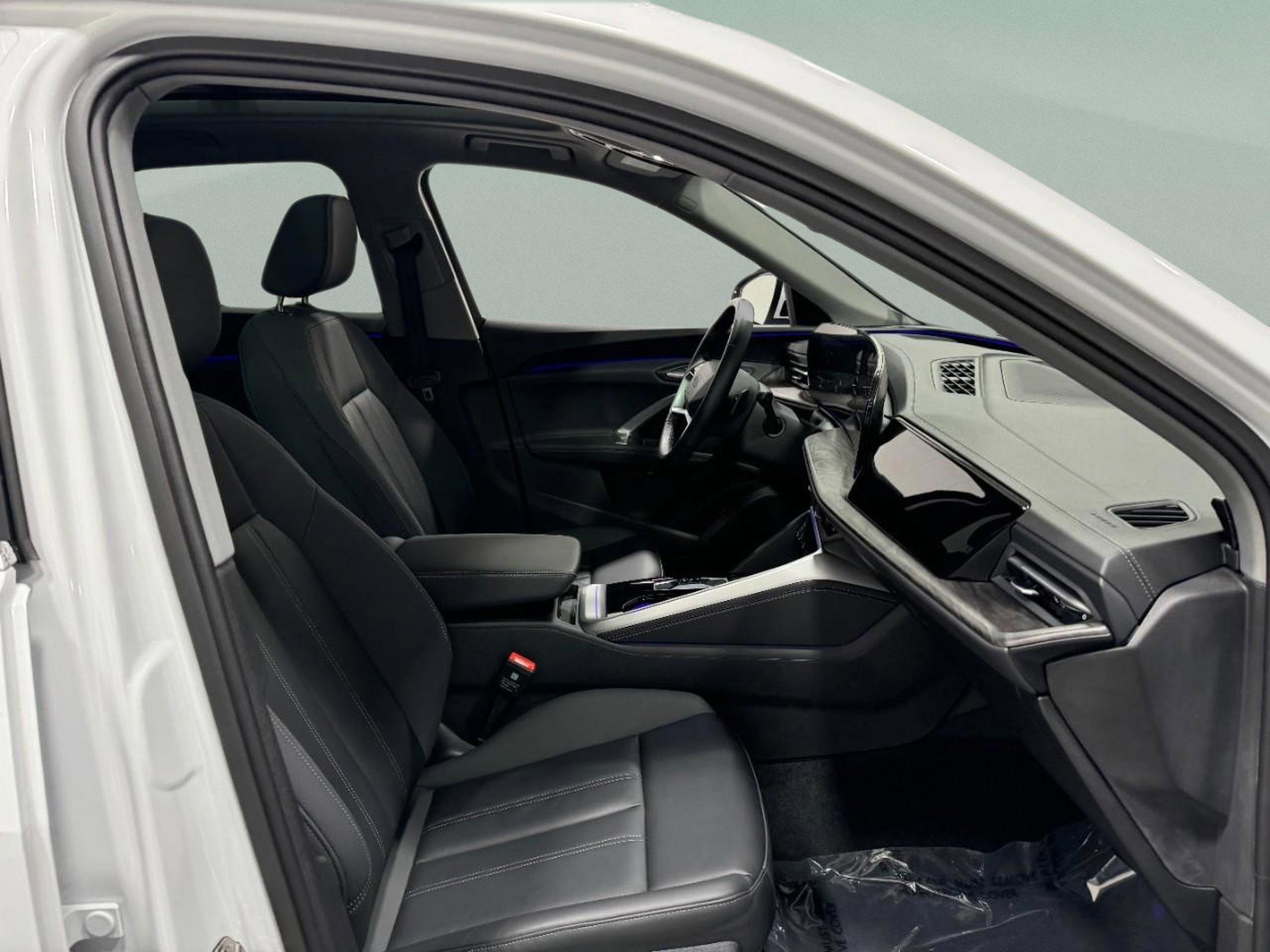 Certified 2025 Audi Q5 Premium w/ Convenience Package image 18