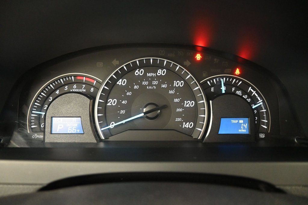 Used 2014 Toyota Camry LE FWD image 19