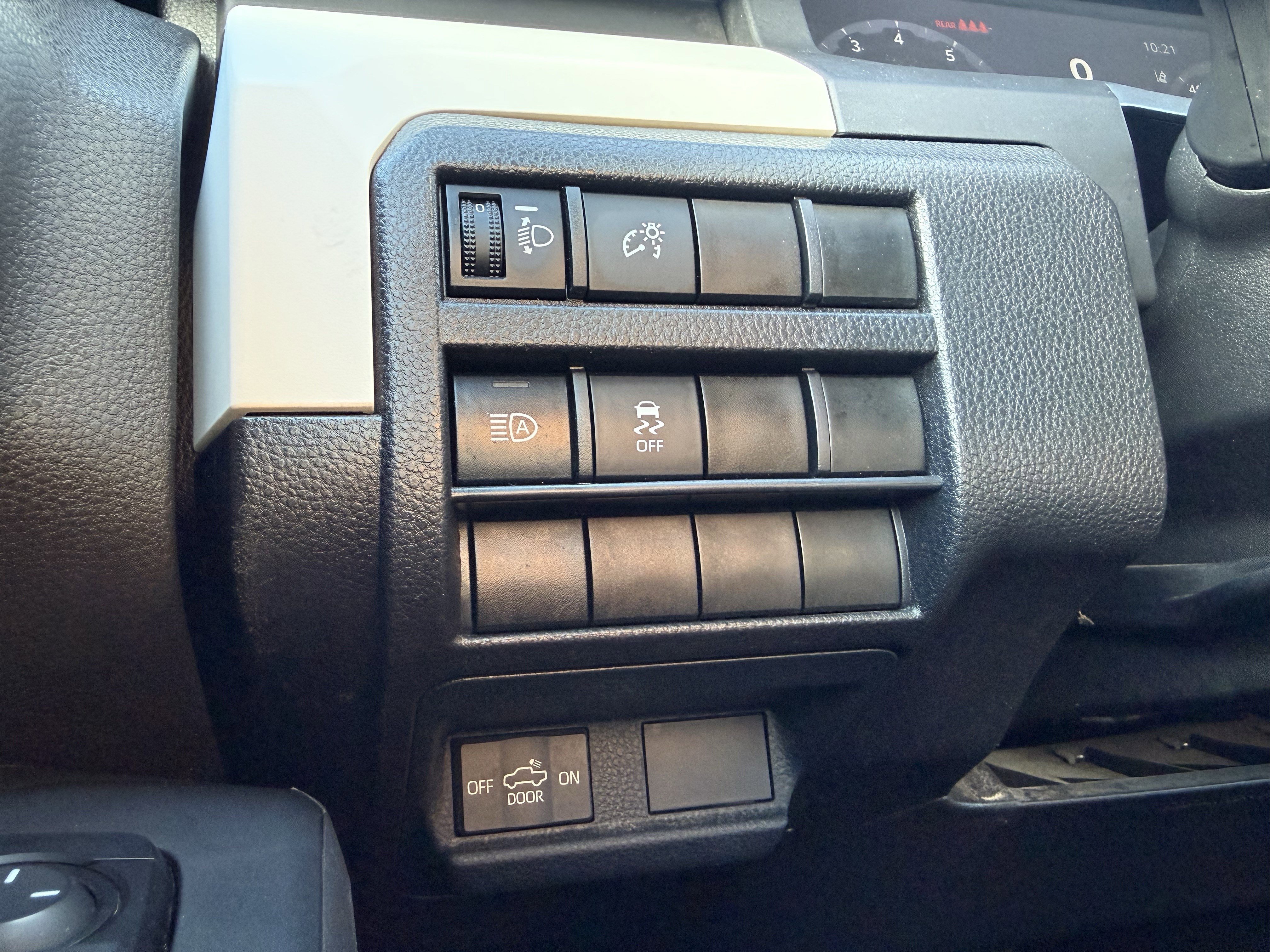 Certified 2024 Toyota Tacoma TRD Off-Road image 25