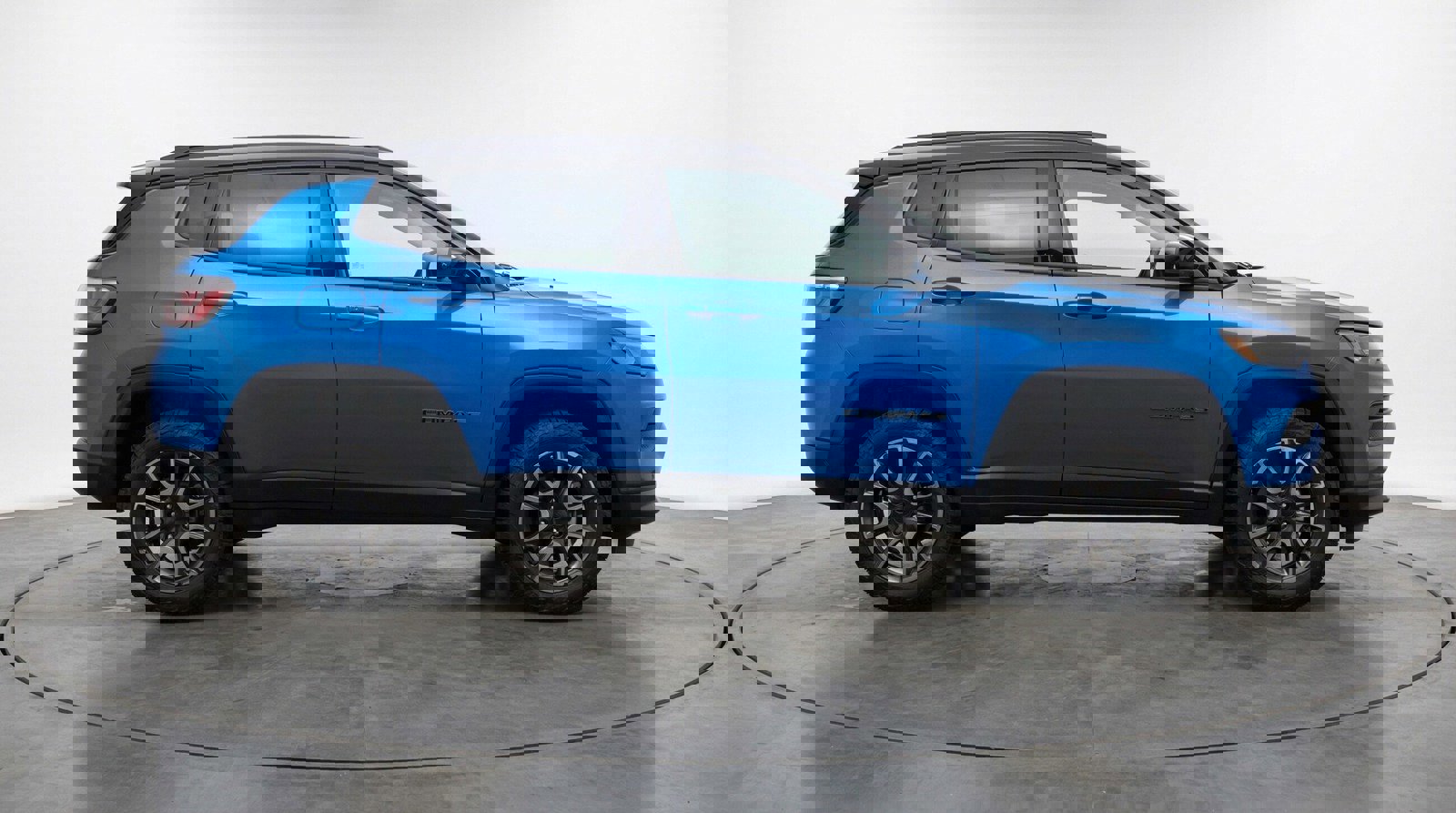 Used 2025 Jeep Compass Trailhawk image 8