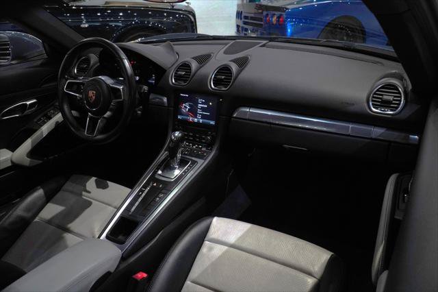 Used 2018 Porsche 718 Cayman RWD image 22