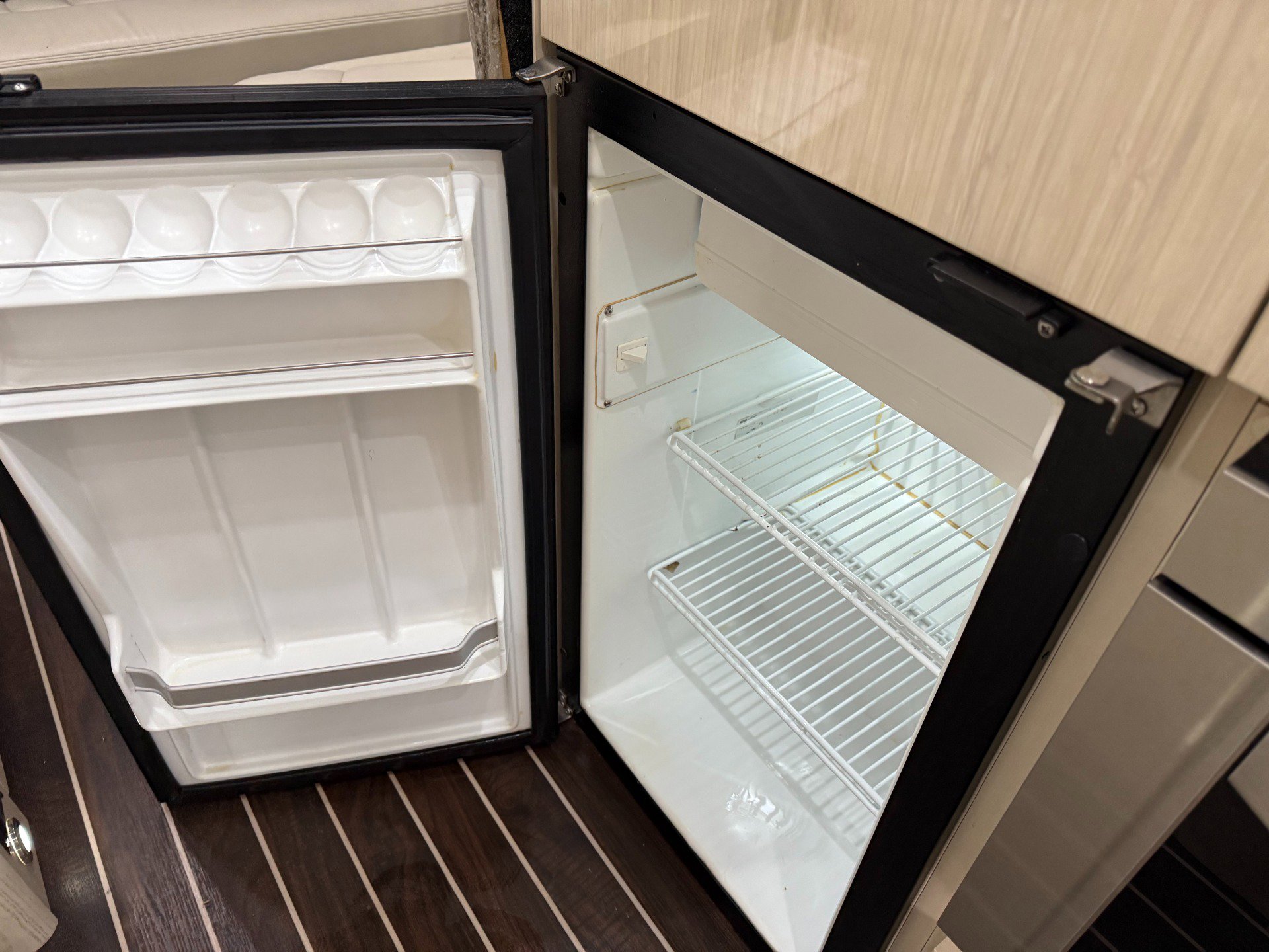 Used 2017 Mercedes-Benz Sprinter 3500 image 42