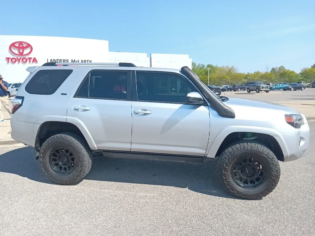 Used 2022 Toyota 4Runner SR5 image 2