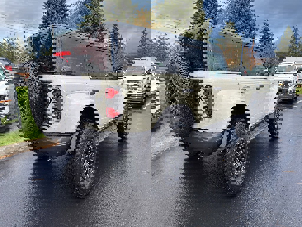 New 2025 Ford Bronco Raptor image 4