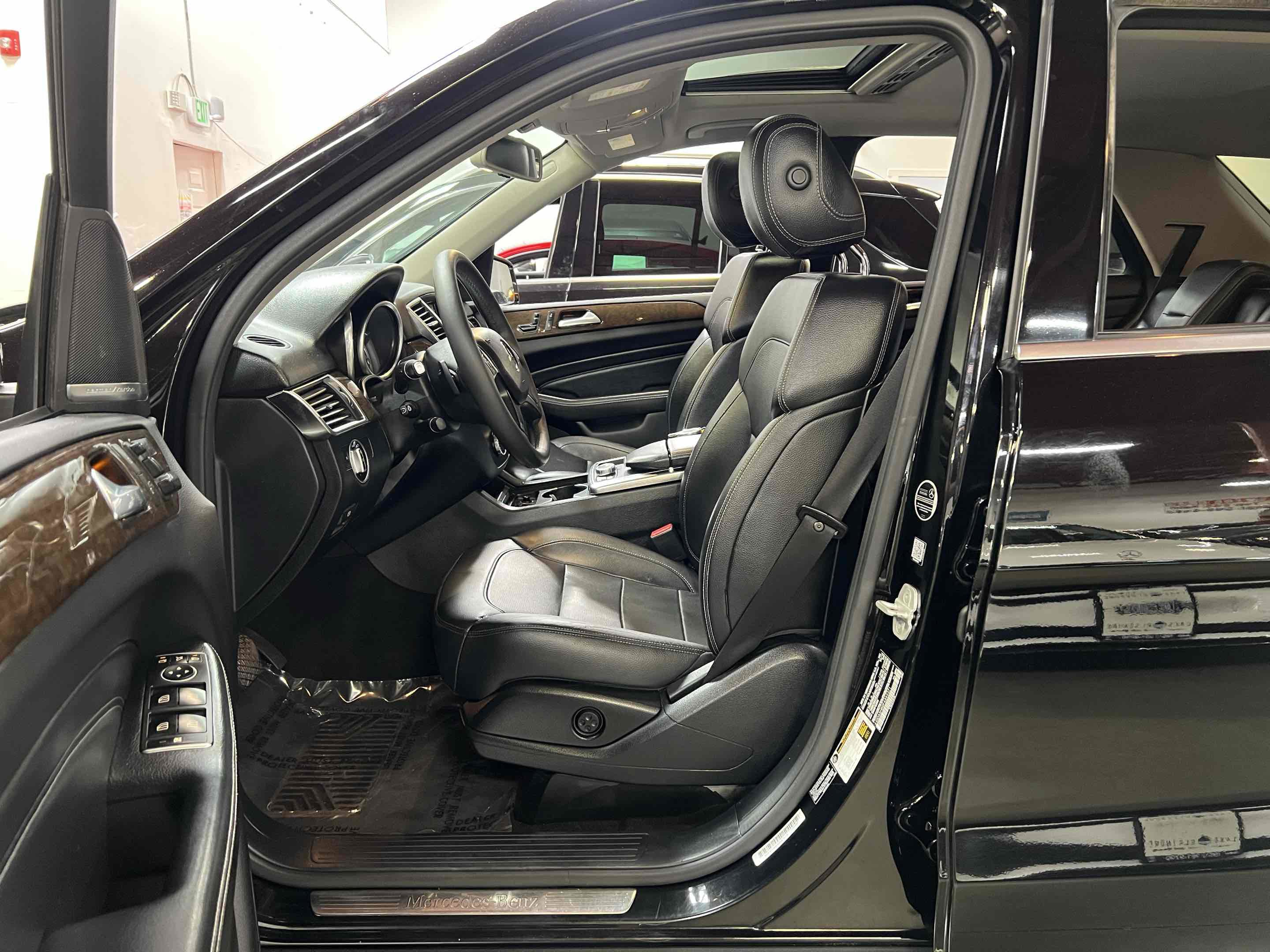 Used 2015 Mercedes-Benz ML 350 4MATIC w/ Premium 1 Package image 4