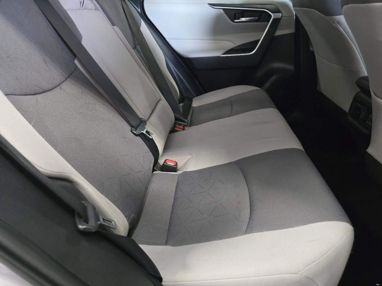 Certified 2021 Toyota RAV4 XLE w/ Carpet Mat Package (TMS) AWD/4WD image 18