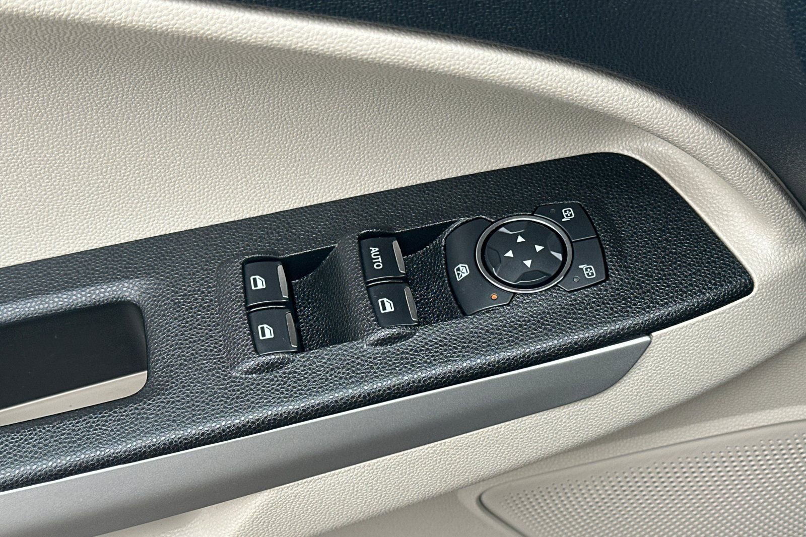 Used 2018 Ford EcoSport S FWD image 12