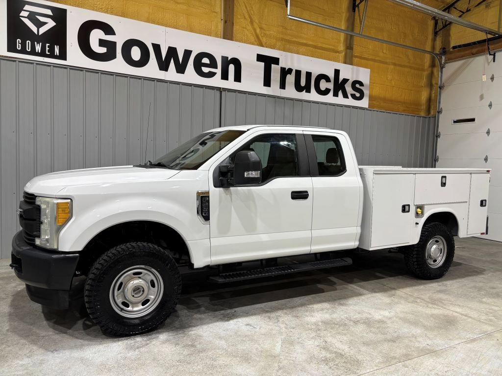 Used 2017 Ford F250 XL w/ Power Equipment Group image 4