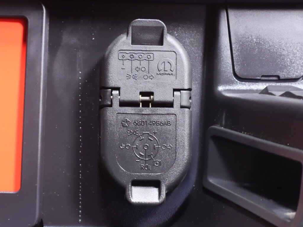 Used 2022 RAM 1500 Laramie AWD/4WD image 40
