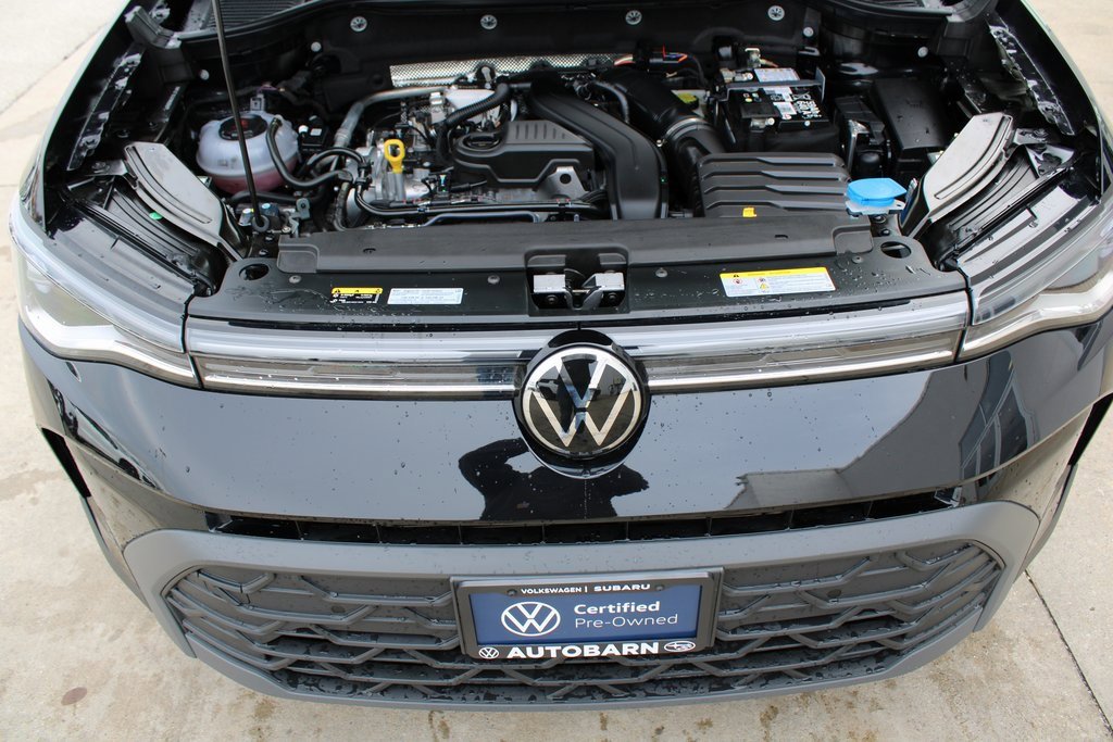 Certified 2025 Volkswagen Taos SE image 29