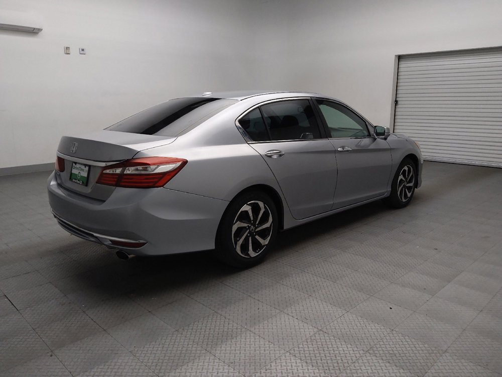 Used 2017 Honda Accord EX image 9