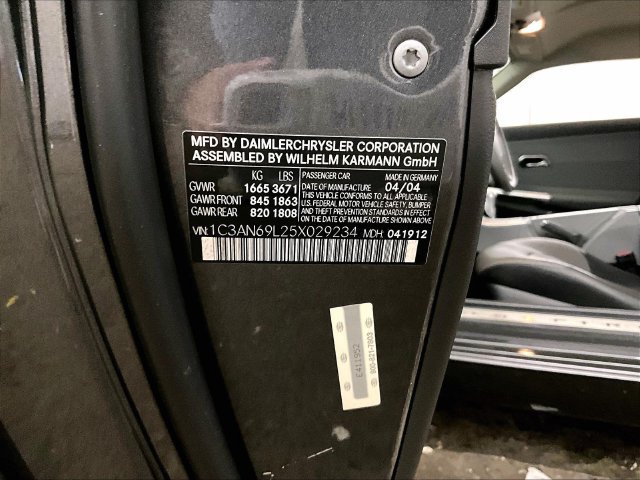 Used 2005 Chrysler Crossfire Limited RWD image 31