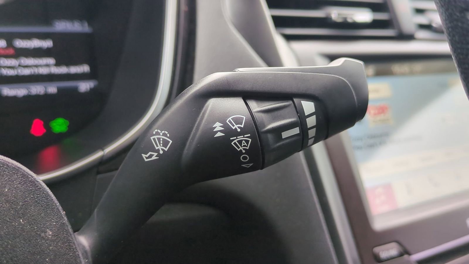 Used 2018 Ford Fusion Titanium image 27