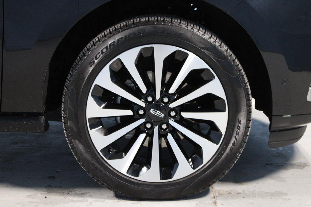 Used 2024 Lincoln Navigator Reserve AWD/4WD image 39