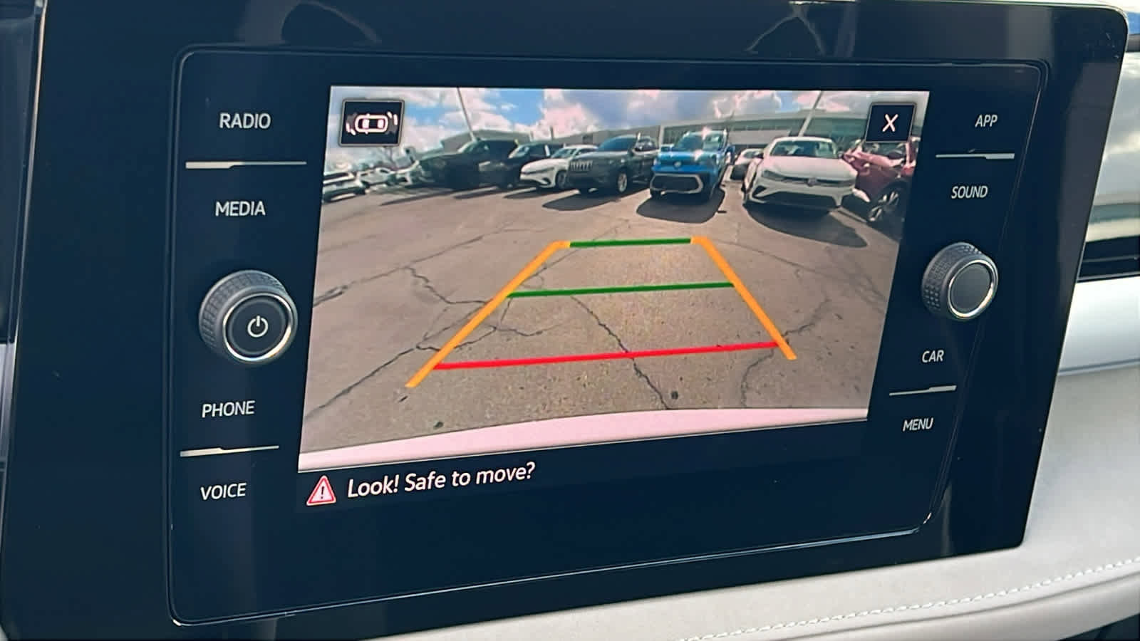 Used 2025 Volkswagen Taos SE image 16