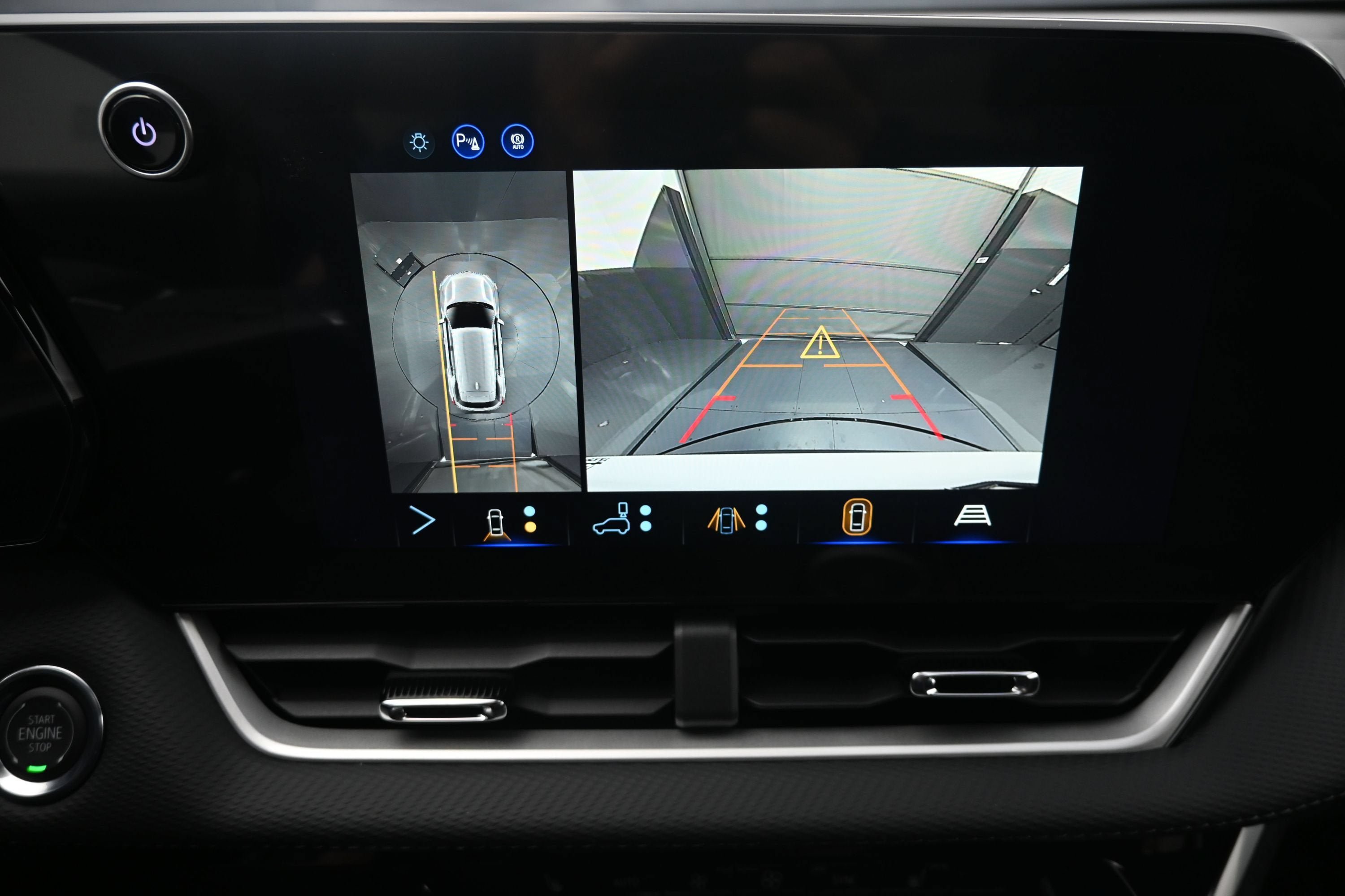New 2027 Chevrolet Equinox LT w/ Convenience Package II FWD image 18