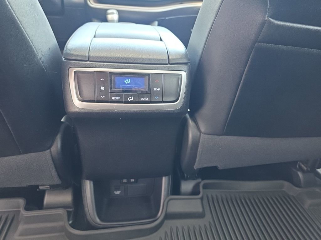 Used 2017 Toyota Highlander XLE image 14