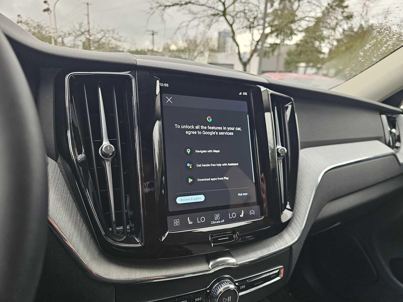 Certified 2025 Volvo XC60 B5 Plus AWD/4WD image 26