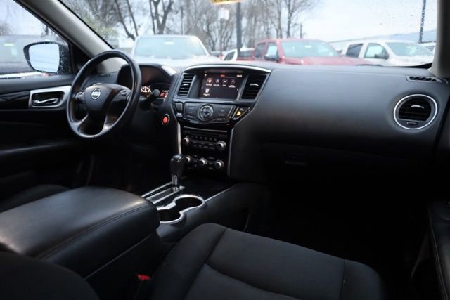 Used 2019 Nissan Pathfinder SV image 37