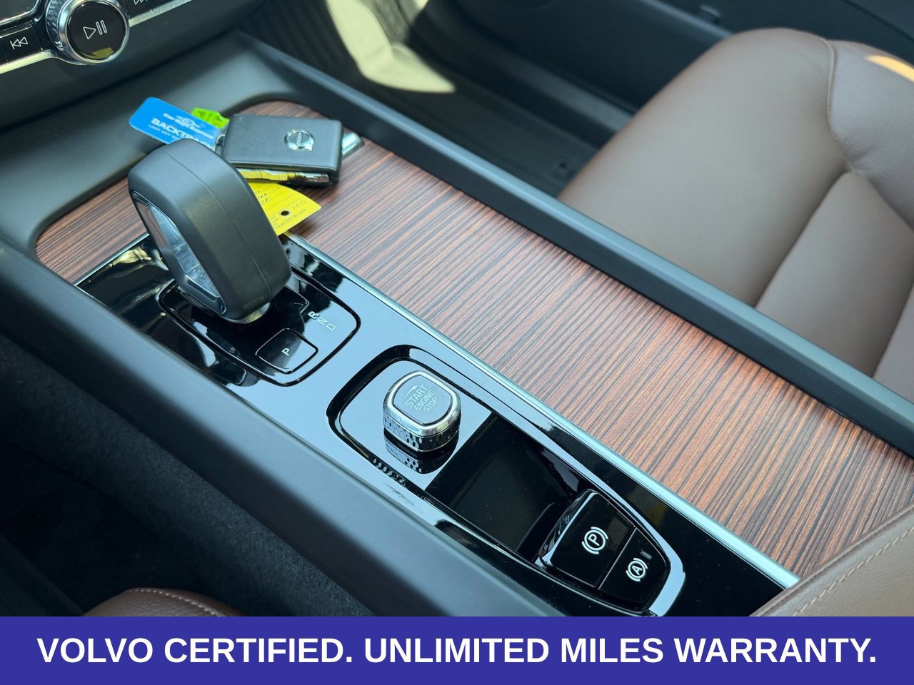 Certified 2024 Volvo XC60 T8 Plus w/ Protection Package Premier AWD/4WD image 21