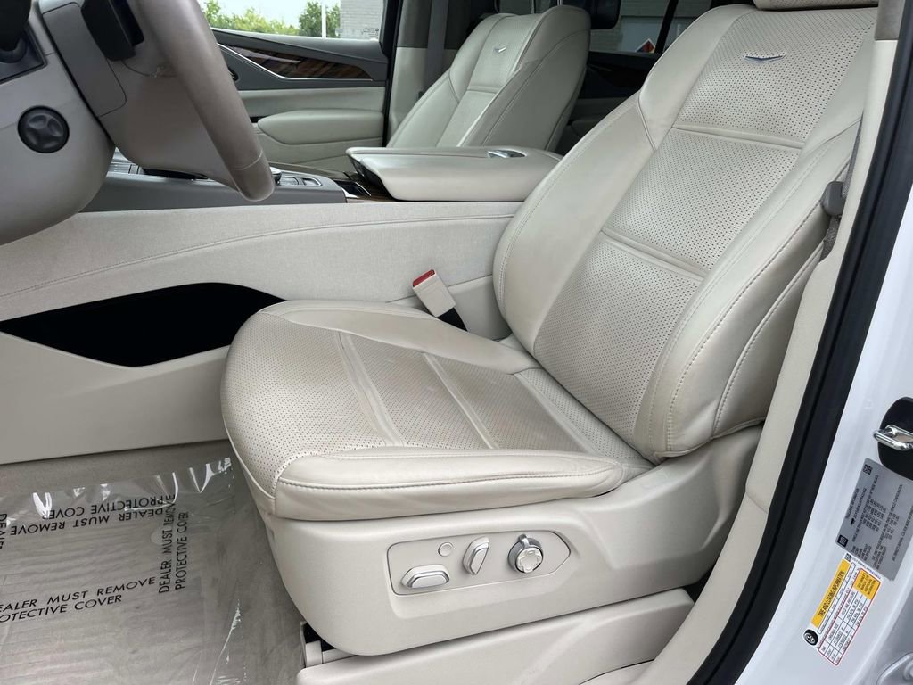 Used 2023 Cadillac Escalade ESV Sport Platinum AWD/4WD image 25