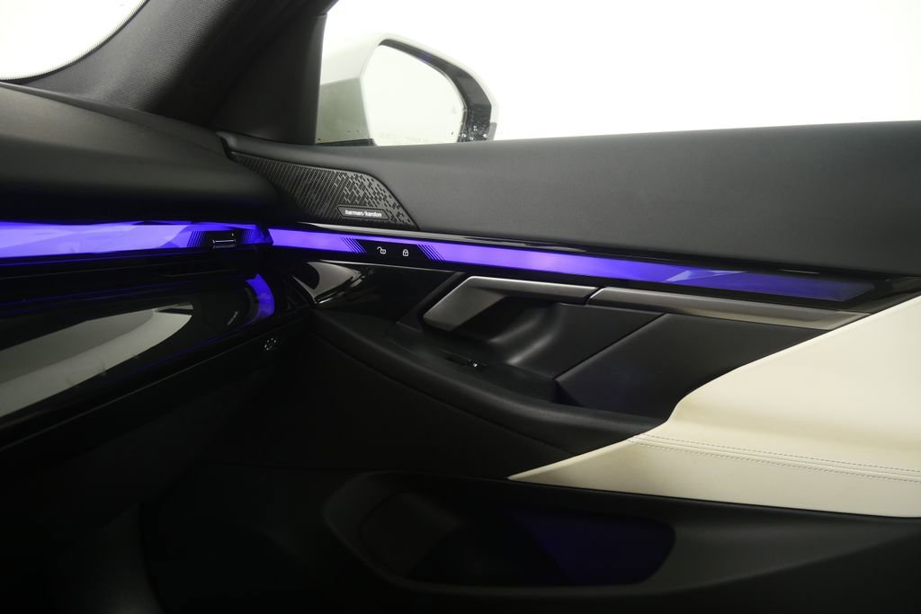 Certified 2024 BMW 540i xDrive w/ Premium Package image 23