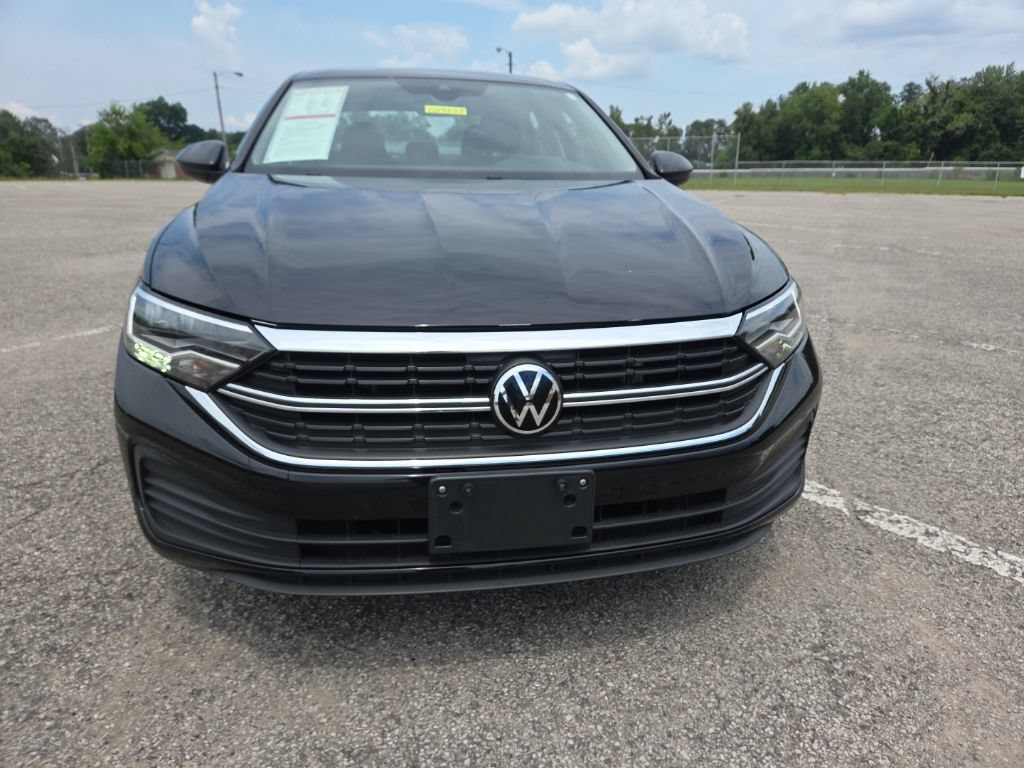 Used 2024 Volkswagen Jetta S FWD image 2