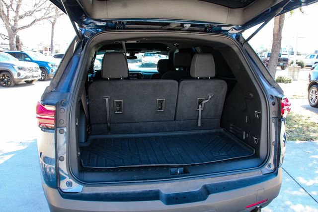 Used 2023 Chevrolet Traverse LT image 43