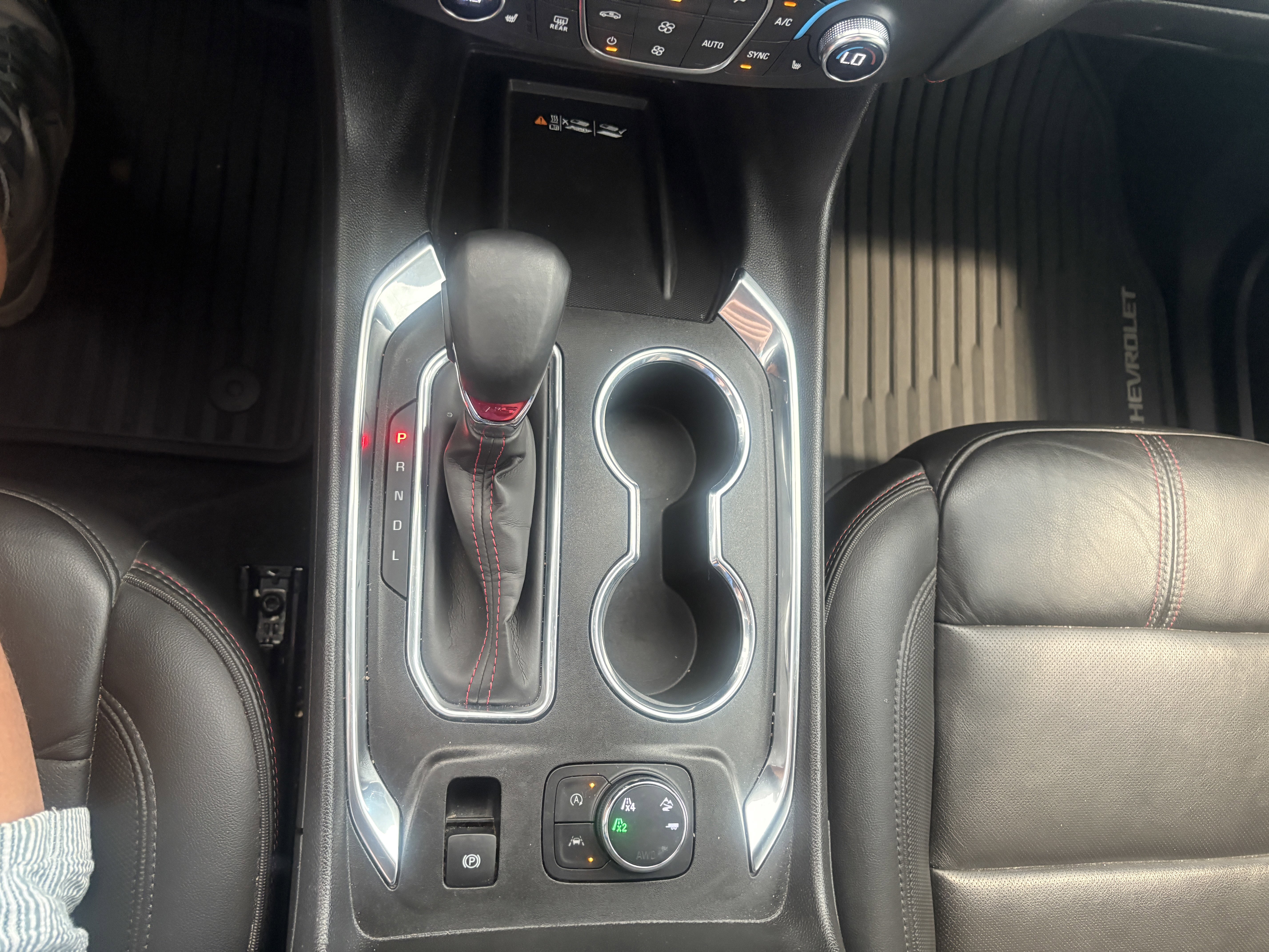 Used 2023 Chevrolet Traverse RS image 16