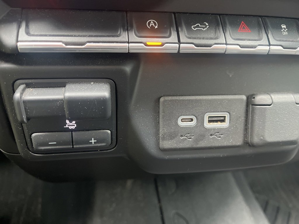 Used 2021 Chevrolet Silverado 1500 RST image 17