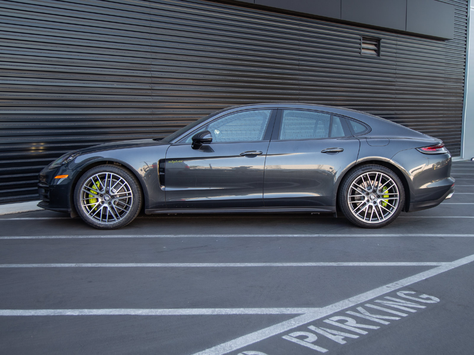 Certified 2023 Porsche Panamera 4 AWD/4WD image 2