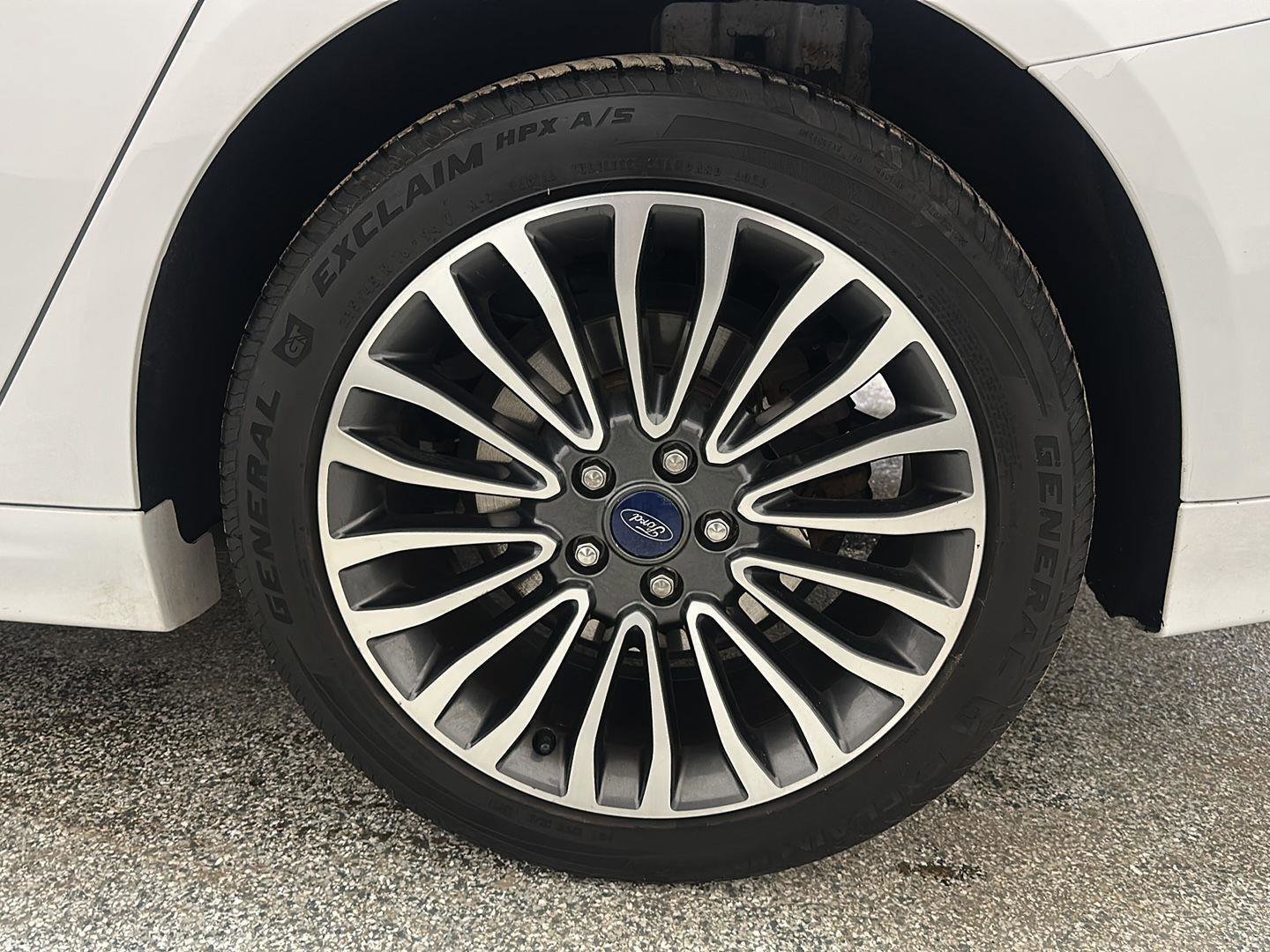 Used 2017 Ford Fusion Titanium image 9