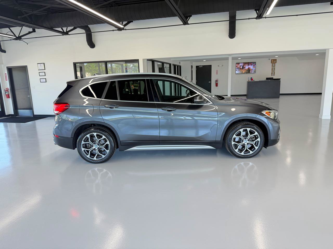 Used 2020 BMW X1 xDrive28i AWD/4WD image 4
