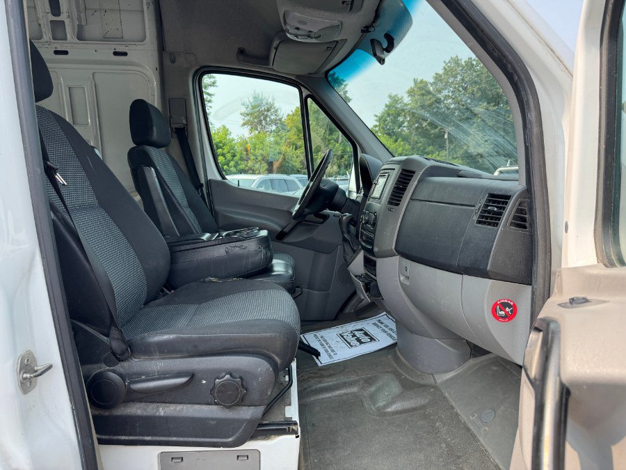 Used 2010 Mercedes-Benz Sprinter 2500 image 18