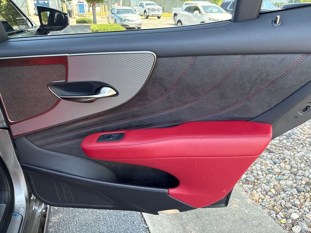 Used 2023 Lexus LS 500 F Sport w/ Cold Weather Package (CK) RWD image 40