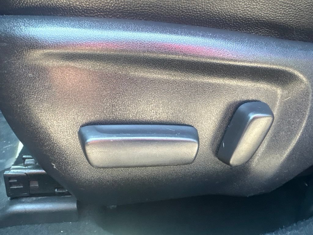 Used 2018 Toyota Corolla XSE FWD image 24