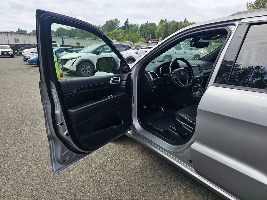 Used 2020 Jeep Grand Cherokee Altitude AWD/4WD image 20