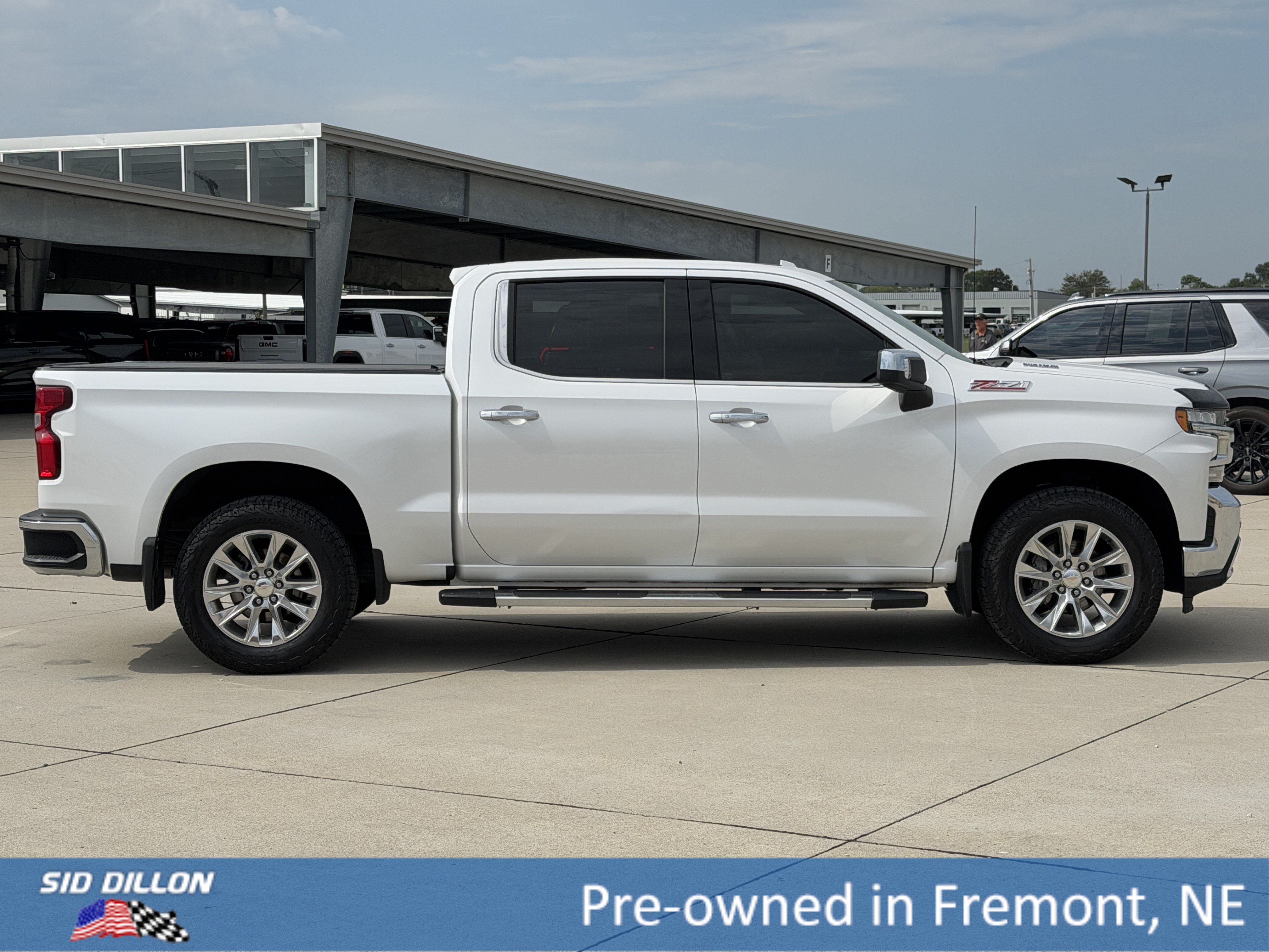 Used 2021 Chevrolet Silverado 1500 LTZ w/ LTZ Premium Package AWD/4WD image 3