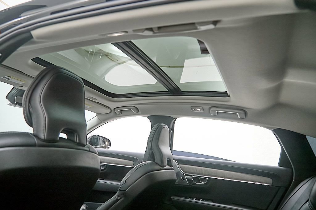 Certified 2023 Volvo S90 B6 Ultimate w/ Lounge Package image 21
