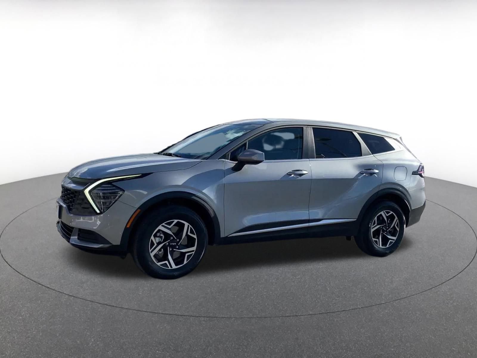 Used 2024 Kia Sportage LX image 8