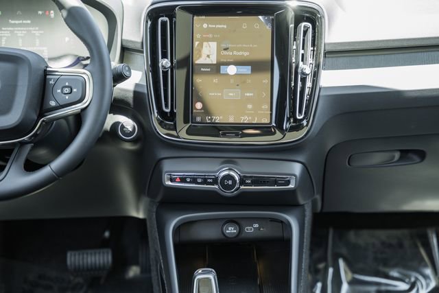 New 2026 Volvo XC40 B5 Plus w/ Protection Package Premier AWD/4WD image 22