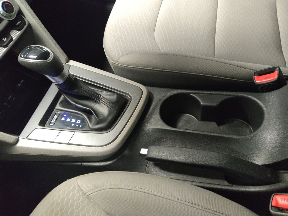 Used 2020 Hyundai Elantra SEL FWD image 26