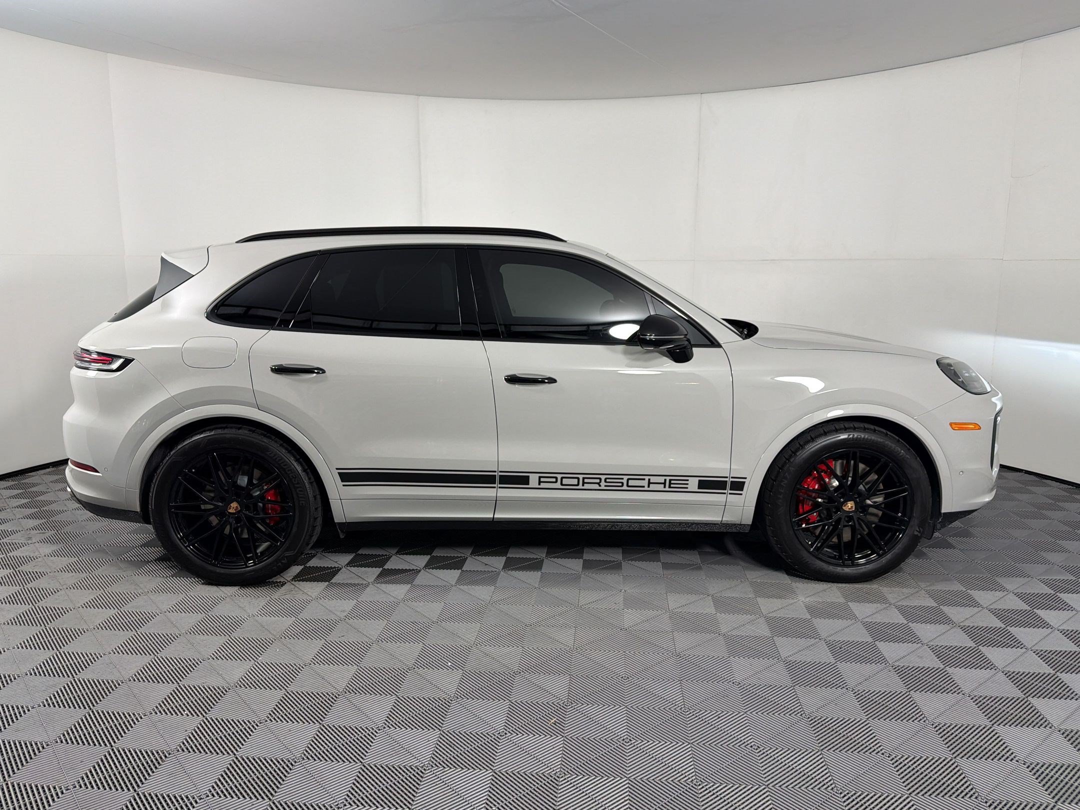 New 2026 Porsche Cayenne S AWD/4WD image 8