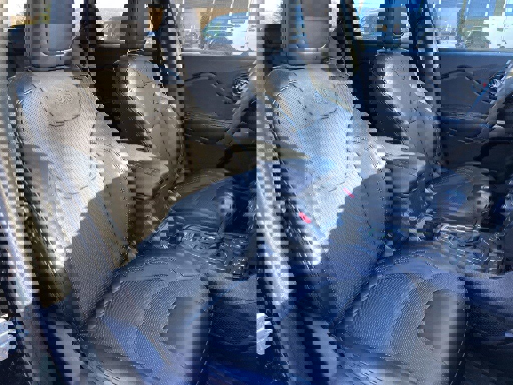 Used 2022 Jeep Cherokee Latitude Lux w/ Sun & Sound Group image 9