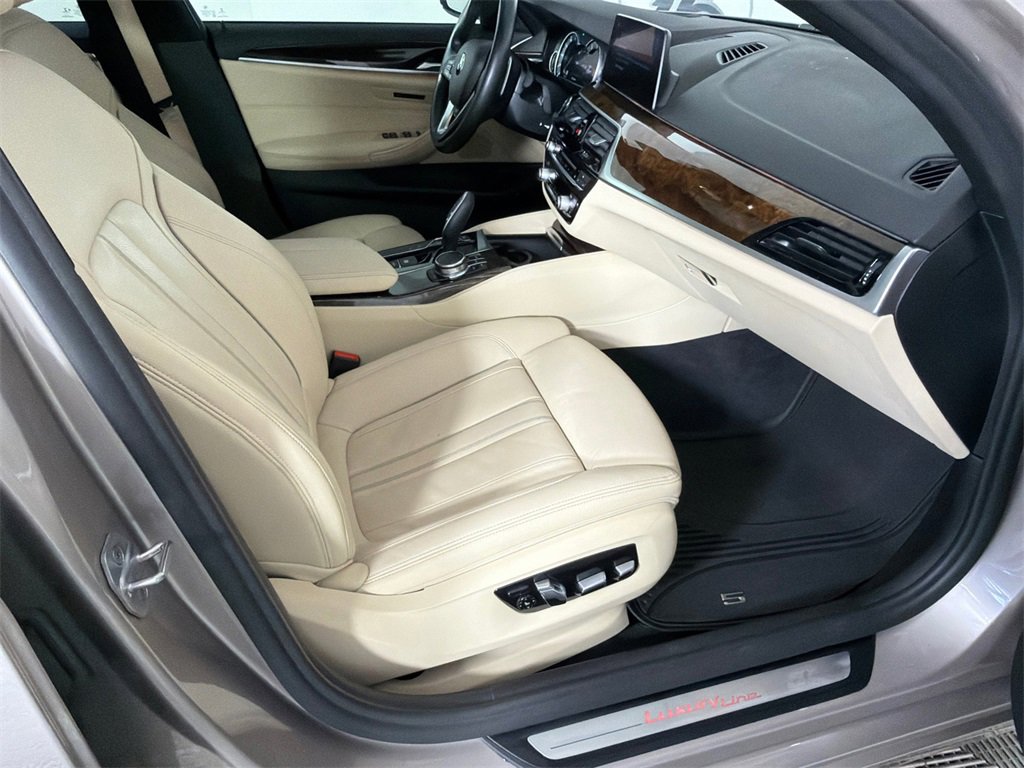 Used 2019 BMW 540i image 15