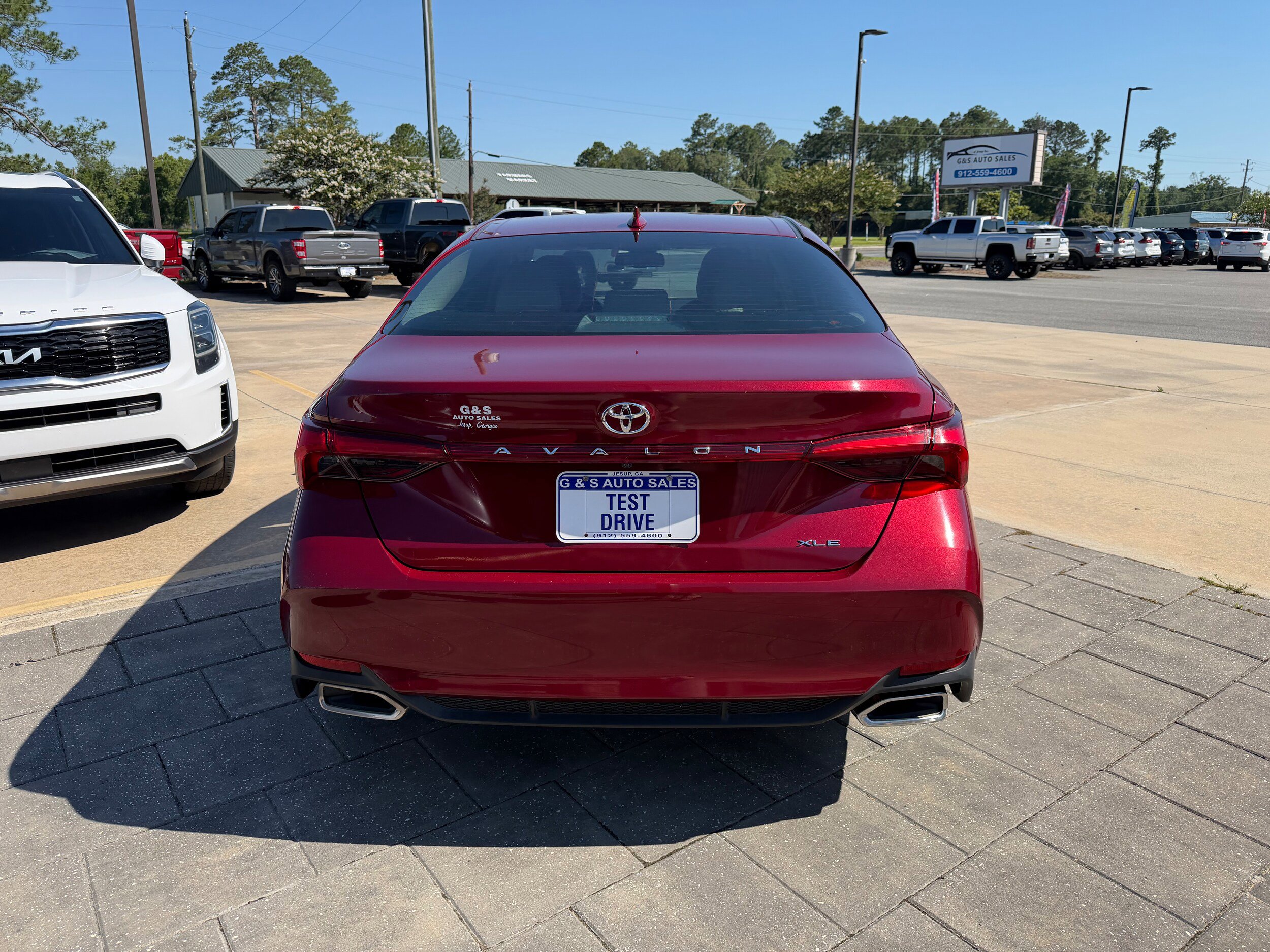 Used 2021 Toyota Avalon XLE FWD image 6